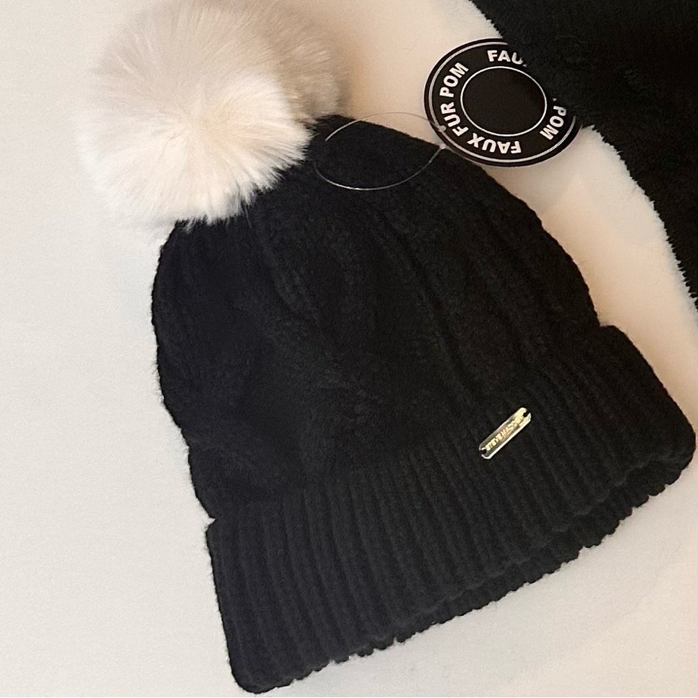 Steve Madden Beanie and Scarf Set Black White‎ Pom Pom New With Tags